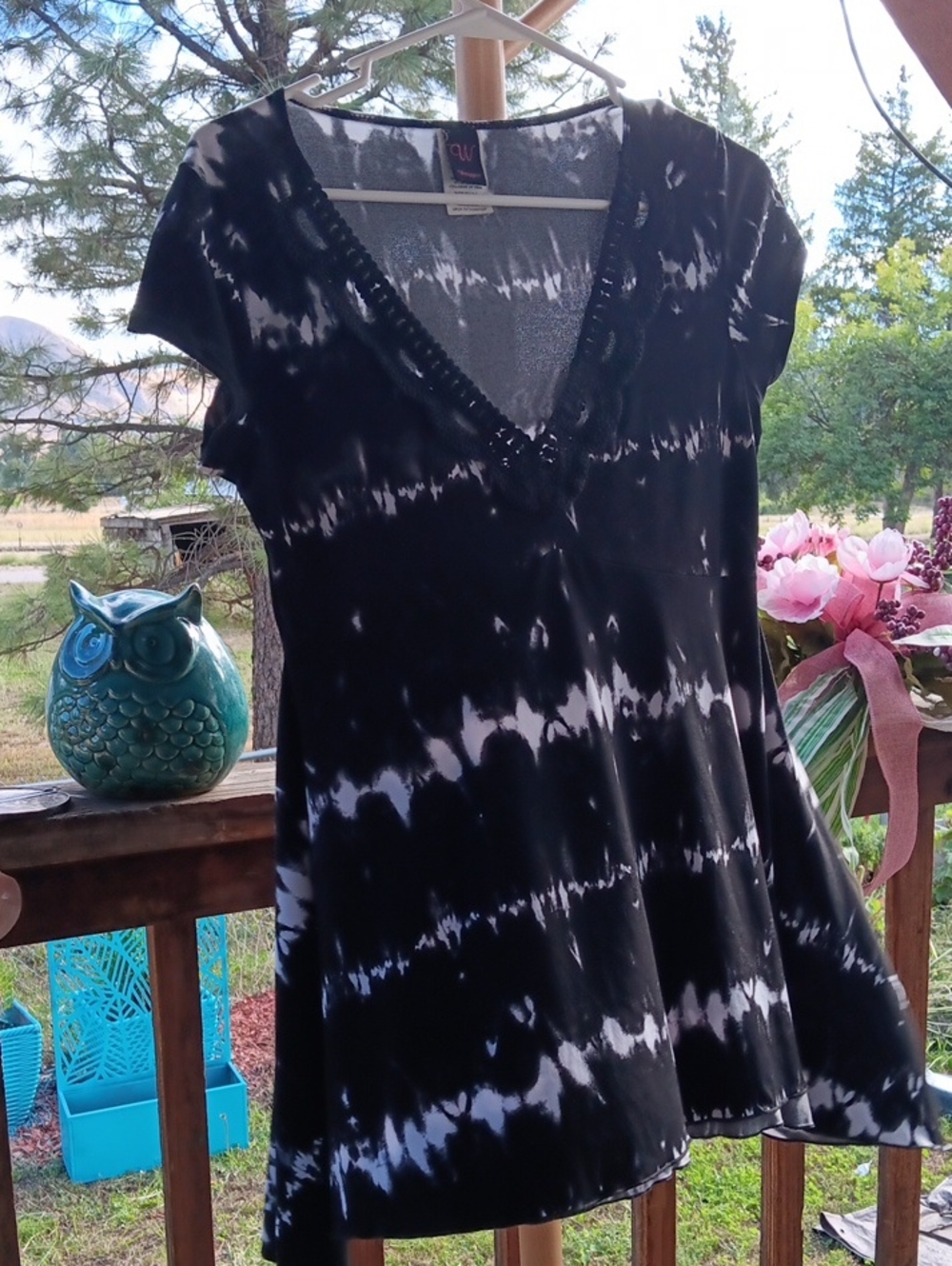 Wrapper Black & White Tie-Dye V-Neck Tunic